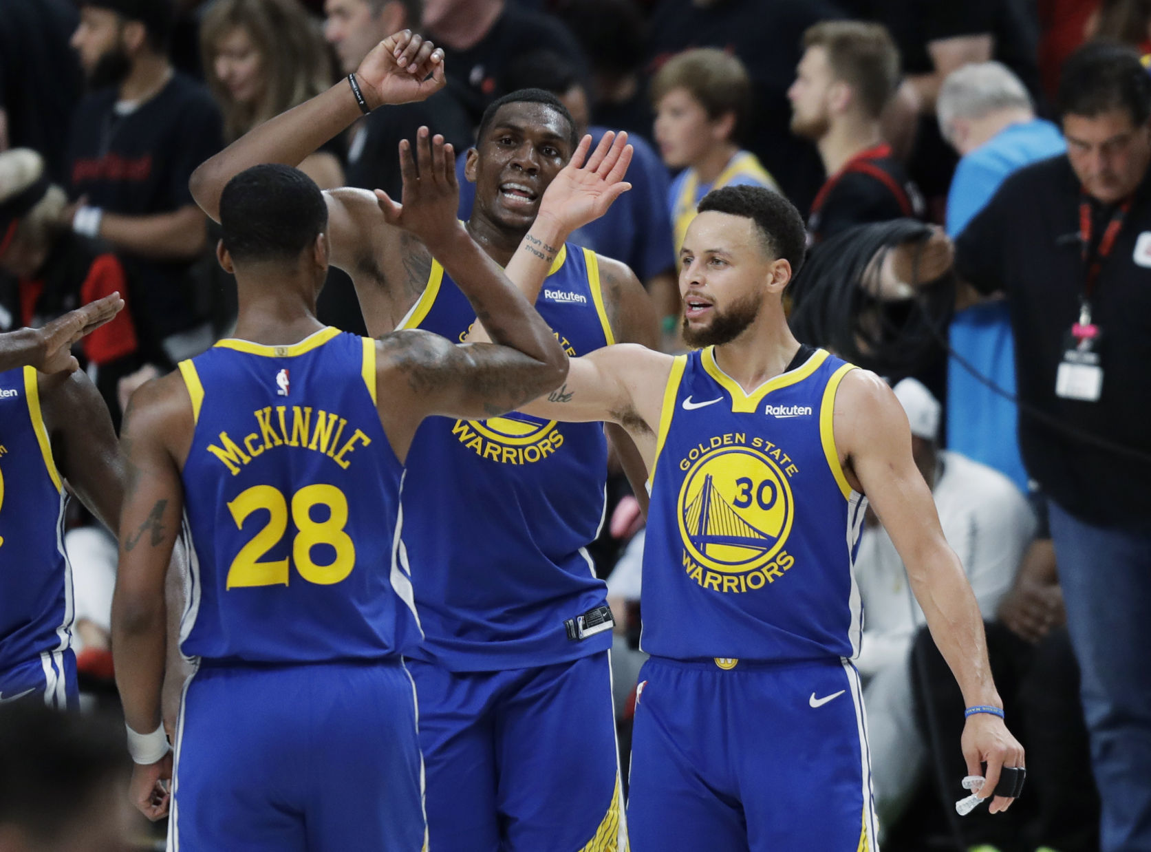 Alfonzo McKinnie Warriors